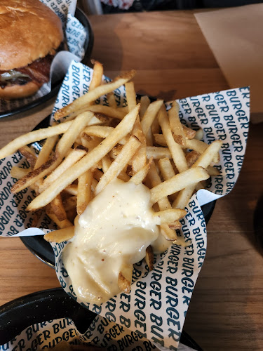 Comentarii opinii despre Burger Burger Commercial Bay