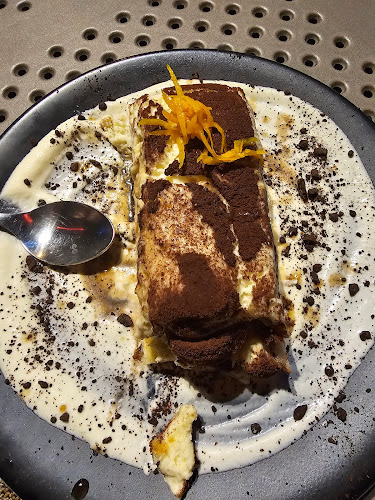 Alessandro's Pizzeria e Pasta Napoletana