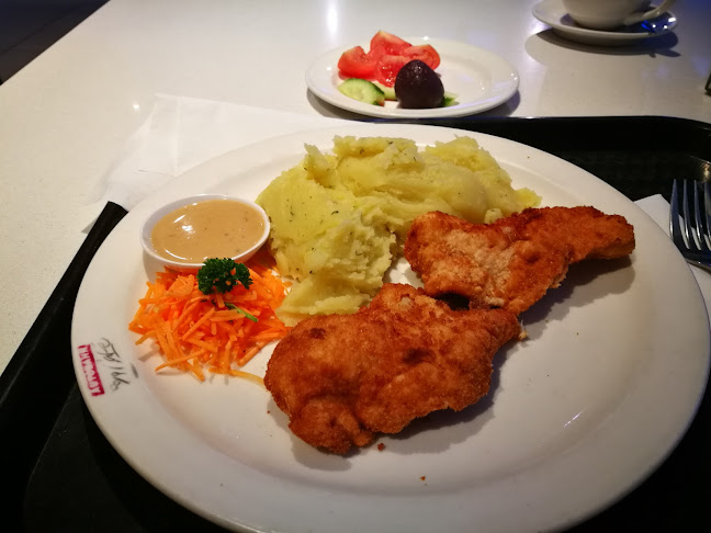 Autobahn Cafe Bombay Open Times