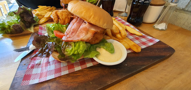 232 Main Road, Tawa, Wellington 5028, New Zealand