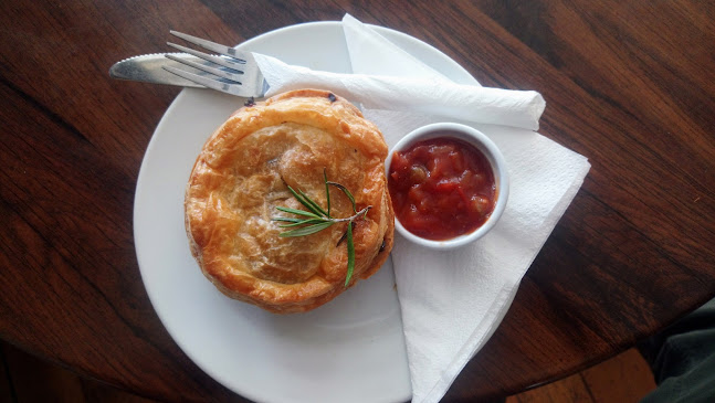 Comments and reviews of Ambrosia Delicatessen / La Bolsa Negra Cafe