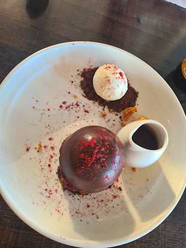 The Jolly Pub & Kitchen Kapiti - Hospitality and gastronomy