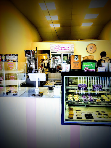 Cream Ice Cream - Hospitality and gastronomy