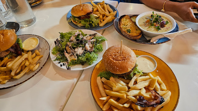 Butlers Reef Restaurant, Bar and Function Venue - Hospitality and gastronomy