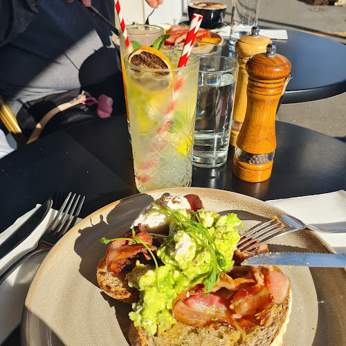 Comentarii opinii despre La Vista Cafe & Restaurant