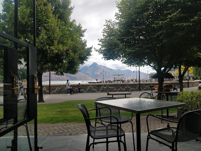 Reviews of Rodd & Gunn The Lodge, Queenstown in Queenstown - Hospitality and gastronomy