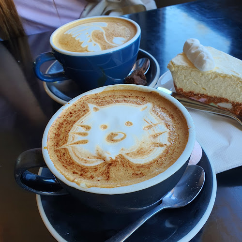 Watery Mouth Cafe Phone number