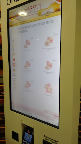 Reviews of McDonald's Petone in Lower Hutt - Hospitality and gastronomy