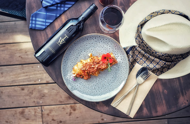 Aperitivo Balcony Bar & Kitchen