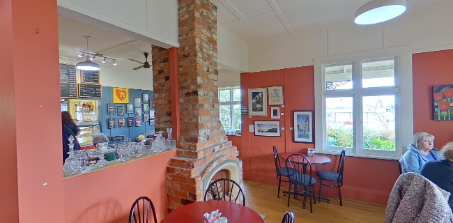 Relish Cafe and Catering Open Times