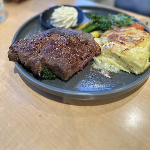 Garden Court Brasserie - Hospitality and gastronomy