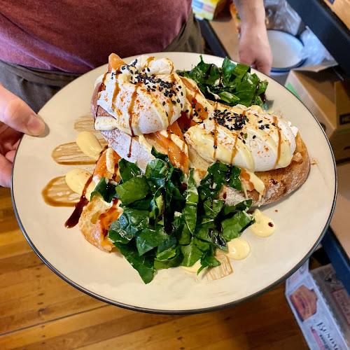 Comentarii opinii despre Two Fish Cafe