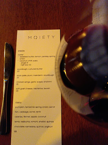 Comentarii opinii despre Moiety