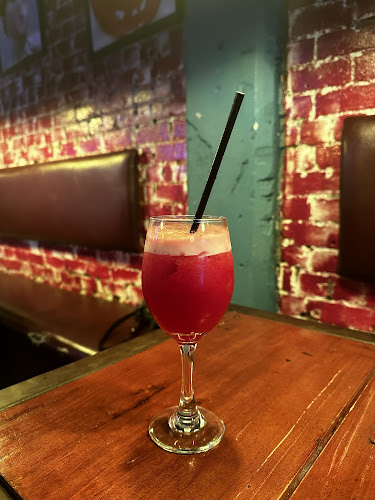 Comentarii opinii despre Shady Lady