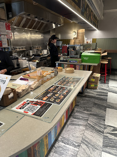 Bronze Elephant Thai - Hospitality and gastronomy