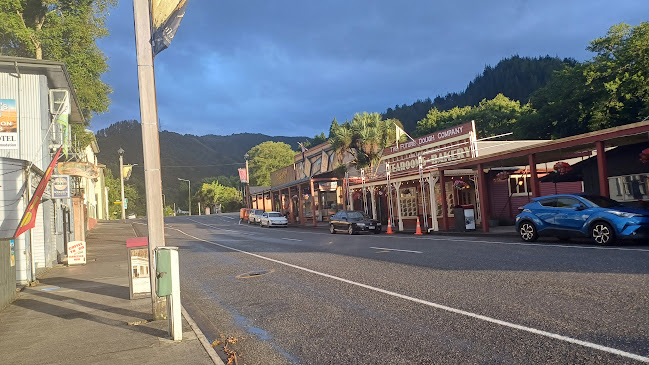 The Broadway Tearooms & Bakery - Hospitality and gastronomy