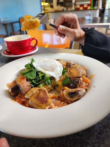 Comentarii opinii despre Cottage Cafe