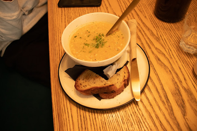 Comentarii opinii despre Honest Cafe