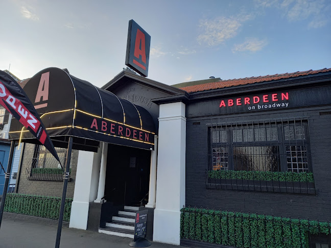 Comentarii opinii despre Aberdeen on Broadway