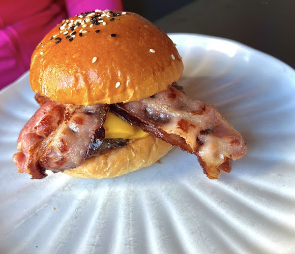 Mama Brown - Hospitality and gastronomy