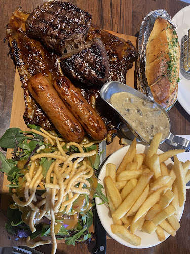 Shani's Family Eatery and Bar Open Times