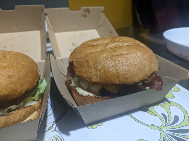 Comentarii opinii despre The Flaming Onion HQ