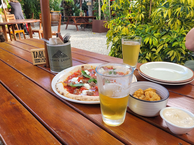 Hone's Garden - Russell