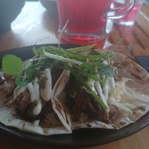 The Roaming Giant - Hospitality and gastronomy