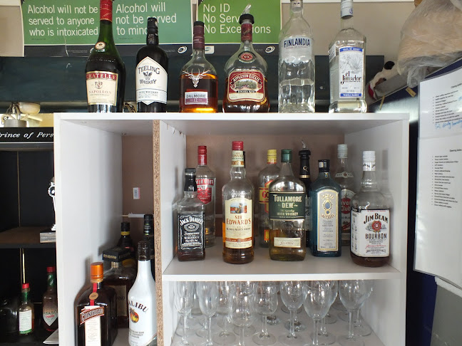 Manou's Waterfront Cafe & Restaurant