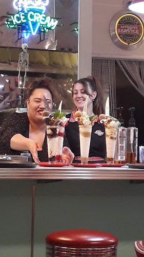 Deluxe Diner - Hospitality and gastronomy