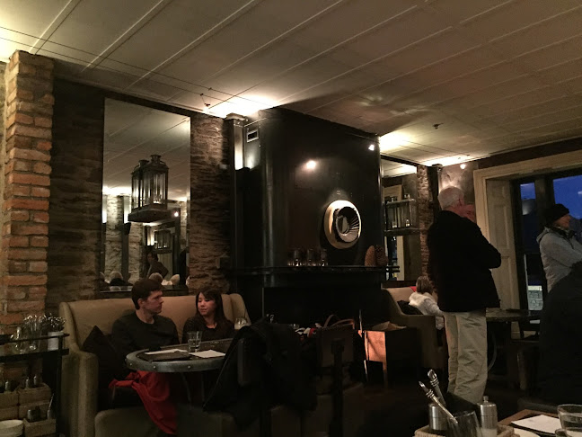 Eichardt's Bar Open Times