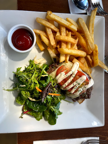 Comentarii opinii despre Raupo Cafe, Restaurant & Traiteur