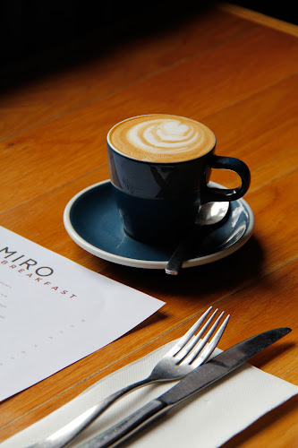 Comentarii opinii despre Miro