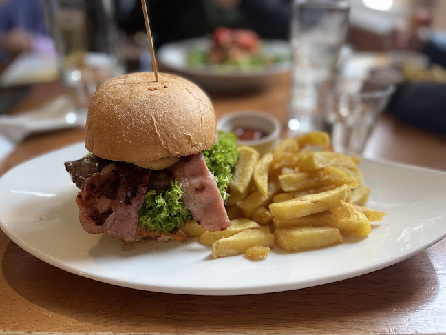 84 Thames Street, Oamaru 9400, New Zealand