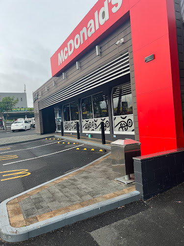 McDonald's Otahuhu - Hospitality and gastronomy