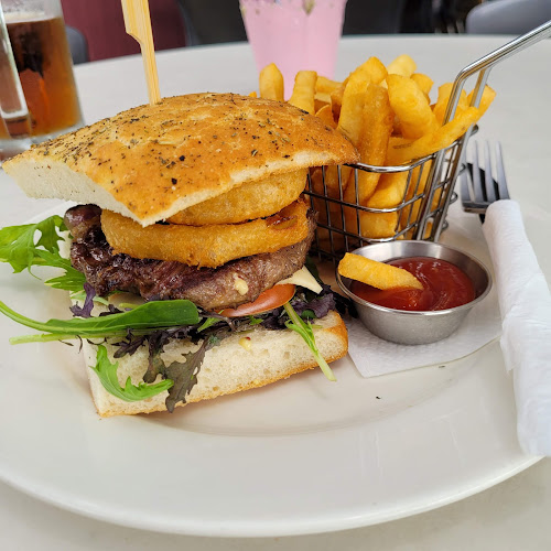 Petals 'n' Pots Cafe - Hospitality and gastronomy