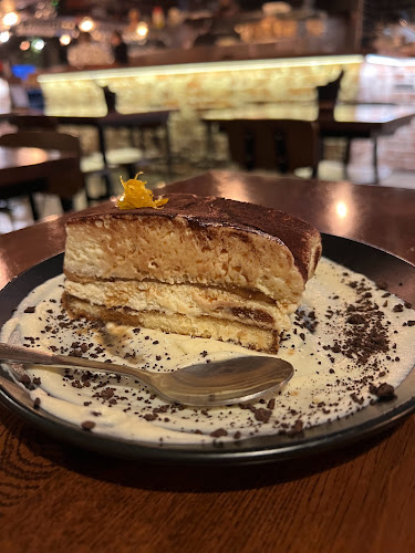 Alessandro's Pizzeria e Pasta Napoletana - Hospitality and gastronomy