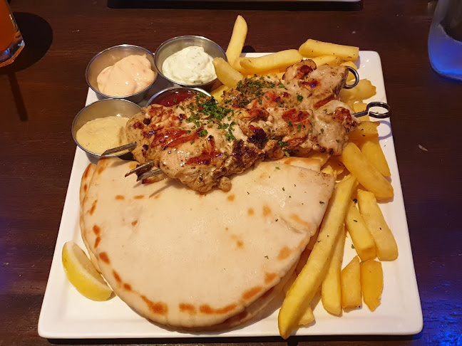 Comentarii opinii despre Costas Taverna Greek Restaurant and Ouzo Bar