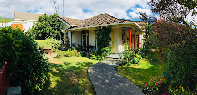 12 Elizabeth Street, Waikanae 5036, New Zealand