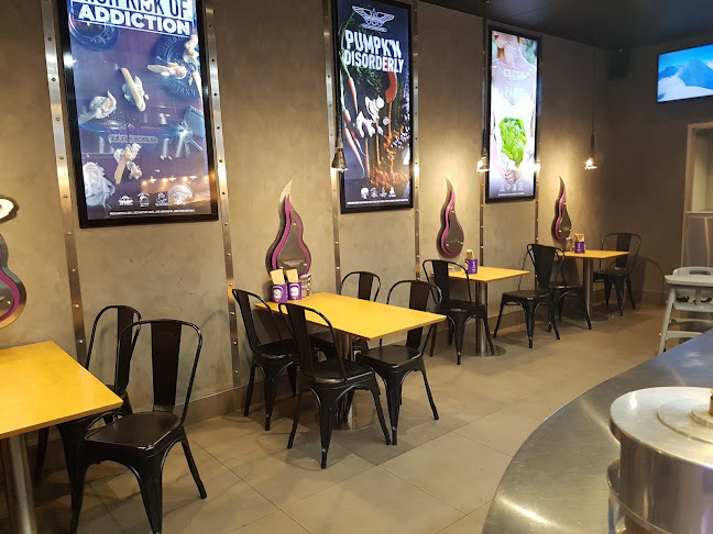 BurgerFuel Five Cross Roads - Hospitality and gastronomy