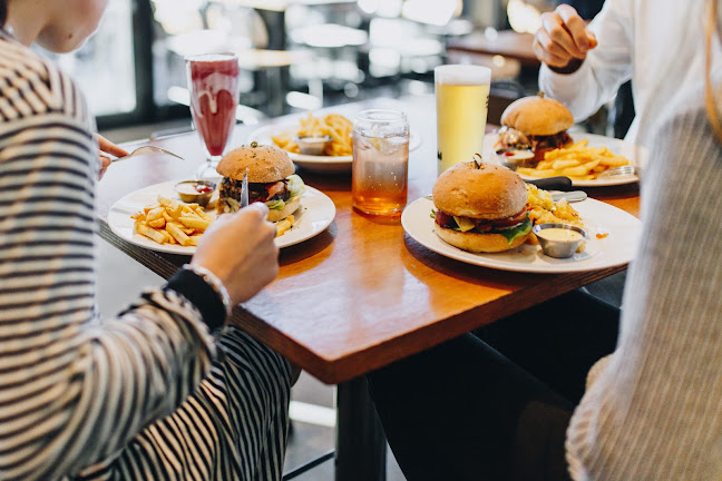 Comentarii opinii despre Joe's Garage