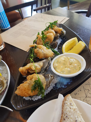 Comentarii opinii despre Charley Noble