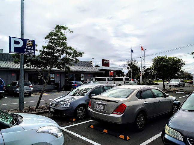 Comentarii opinii despre McDonald's Akoranga Drive