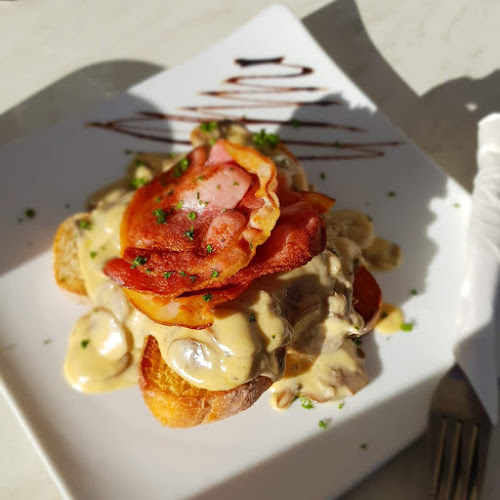 Riverside Cafe - Hospitality and gastronomy