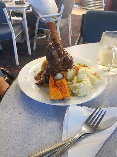 Opinii despre Castlecliff Club Inc în Whanganui - Hospitality and gastronomy