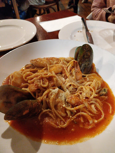 Archie's Restaurant & Pizzeria - Hospitality and gastronomy