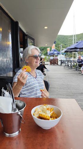 Jolly Roger Bar & Restaurant - Hospitality and gastronomy