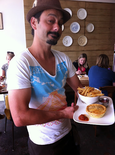 Comments and reviews of Humbug Cafe