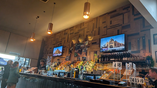 Groper Garage Bar & Restaurant - Hospitality and gastronomy