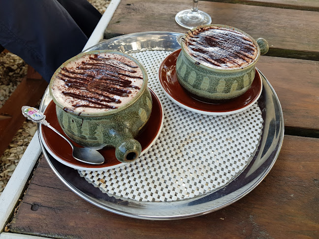 Opinii despre Hum Salon Bohemia Cafe and Community Space în Auckland - Hospitality and gastronomy